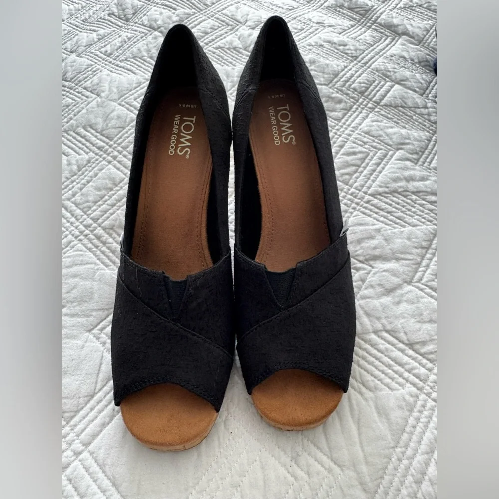 TOMS Classic Black Canvas Peep Toe Cork Wedge Heels Size 9.5 Euro-Summer